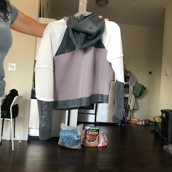 Under armour warmup jacket - Picture 2 of 3